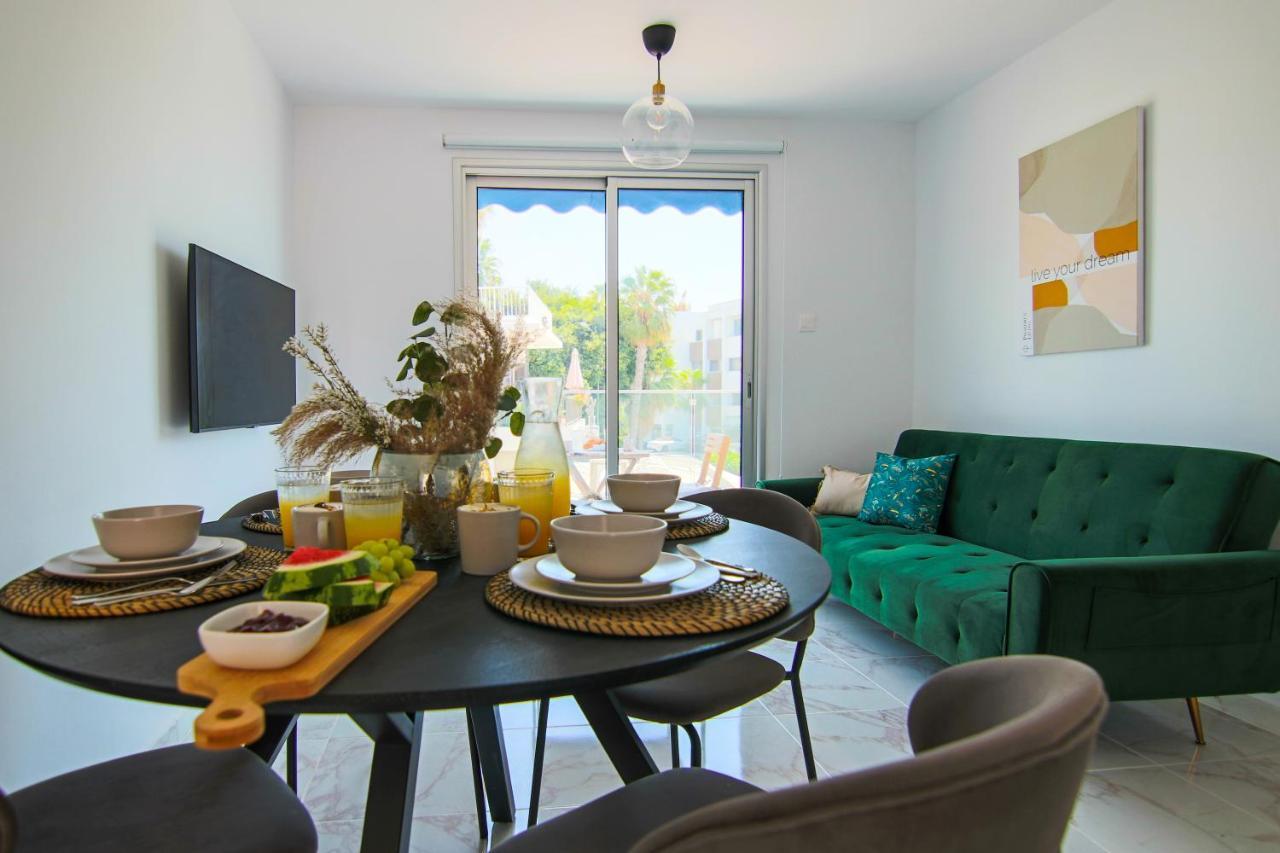 Phaedrus Living Seaside Luxury Flat Athina 21 Apartment Paphos Exterior photo